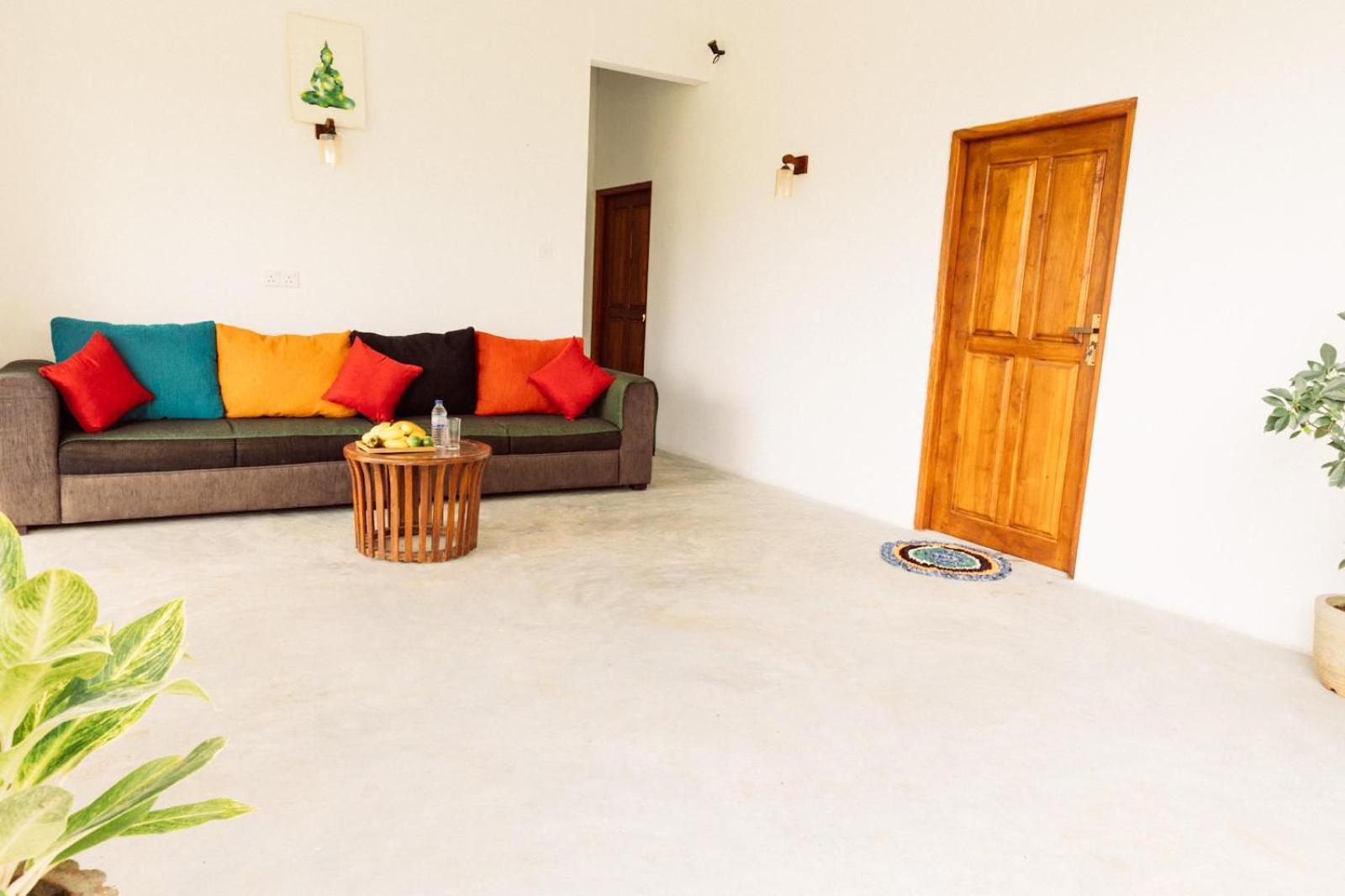 Hiriketiya Ladina Homestay ディックウェラ エクステリア 写真
